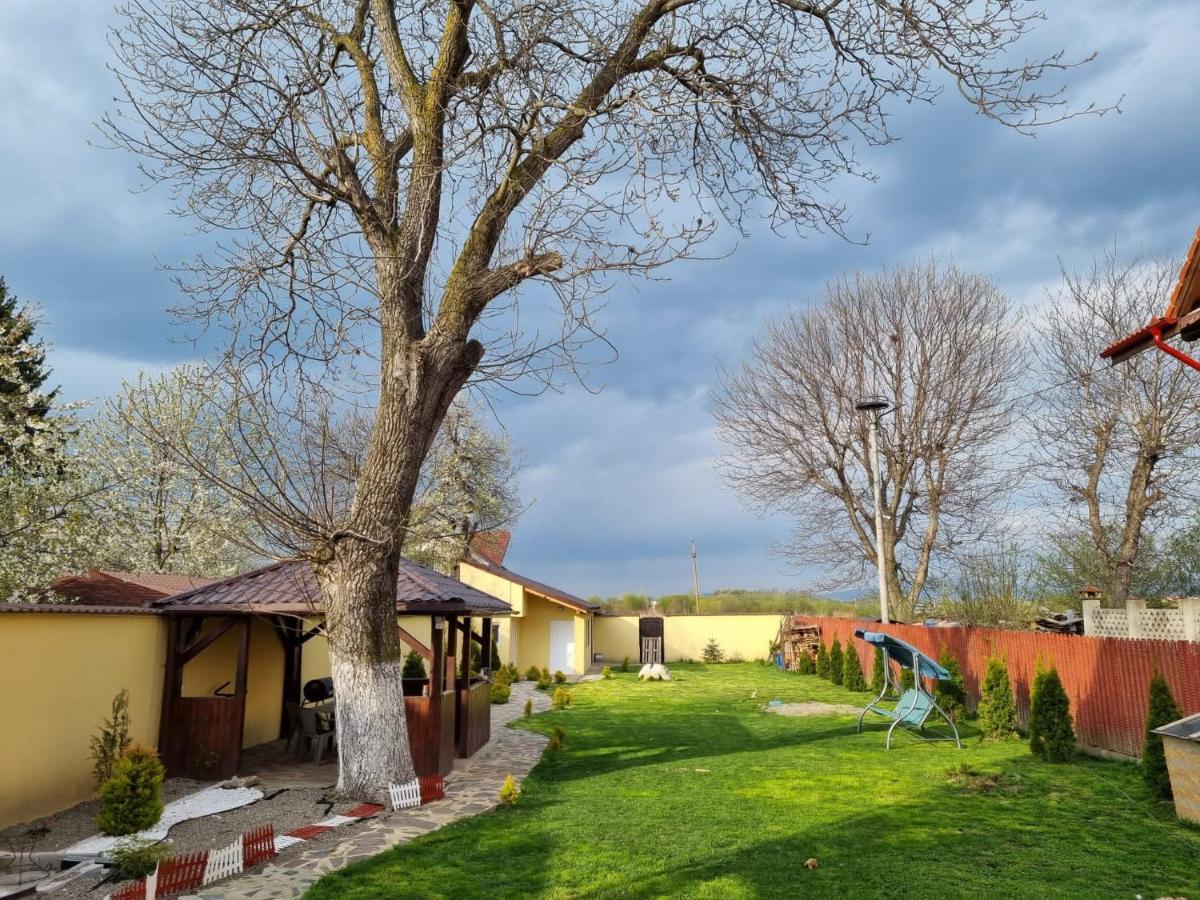 Izabella Guest House Сэчеле Экстерьер фото