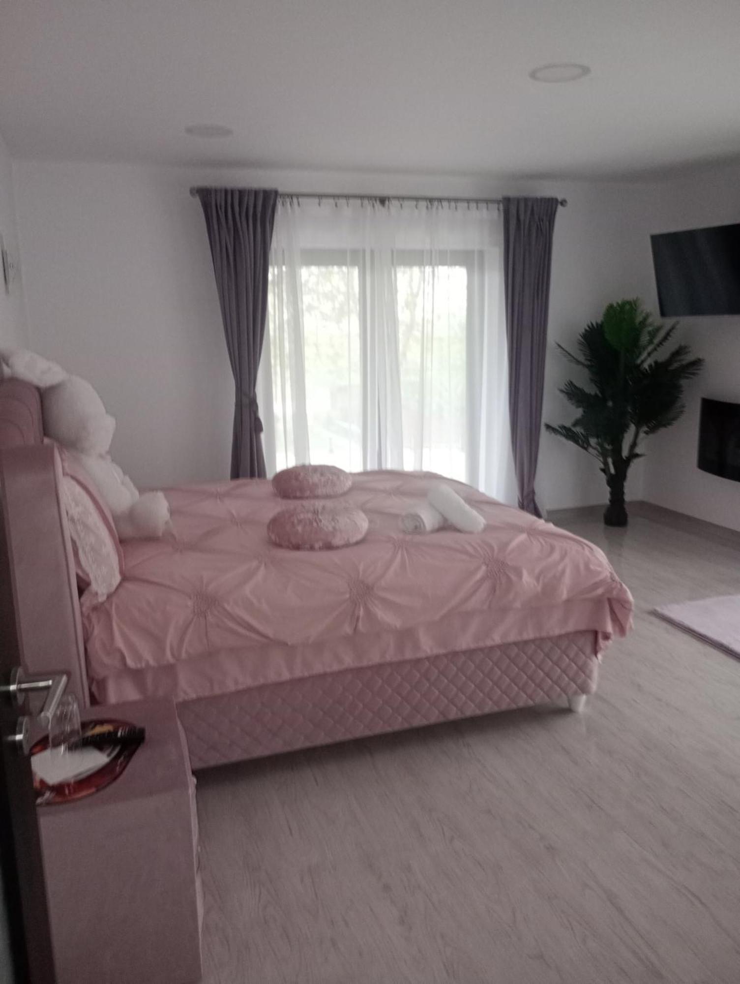 Izabella Guest House Сэчеле Экстерьер фото